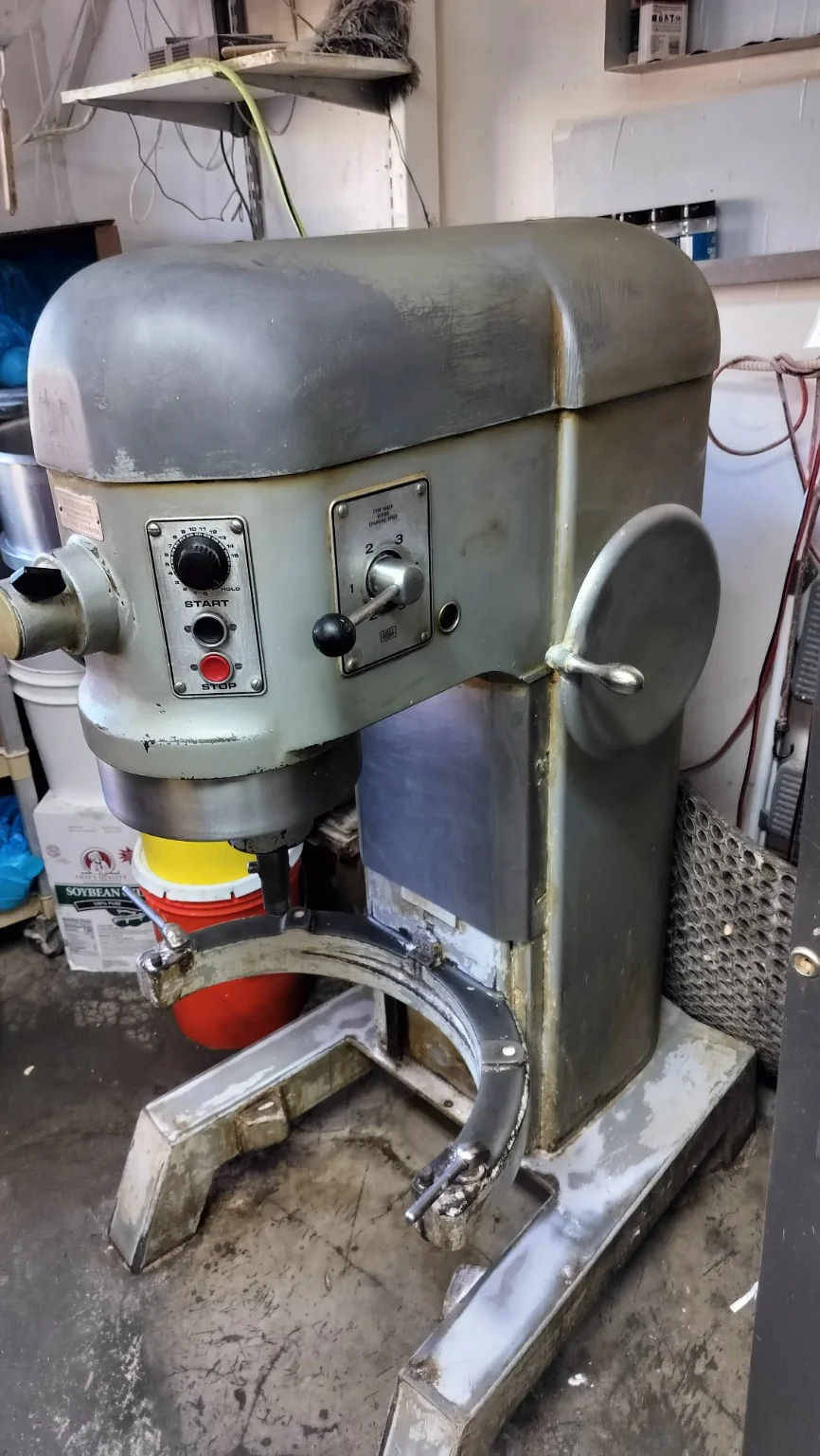 Hobart H600-T floor mixer with control panel and bowl support visible